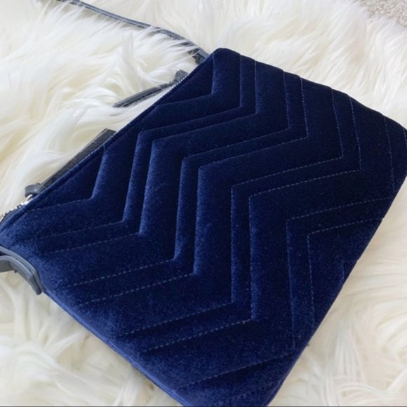 Old Navy Blue Velvet Chevron Crossbody Bag - Picture 3 of 12